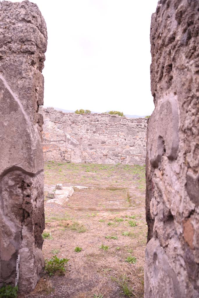 I.4.9 Pompeii. October 2019. Cubiculum d, looking south across atrium from doorway.
Foto Tobias Busen, ERC Grant 681269 D�COR.
