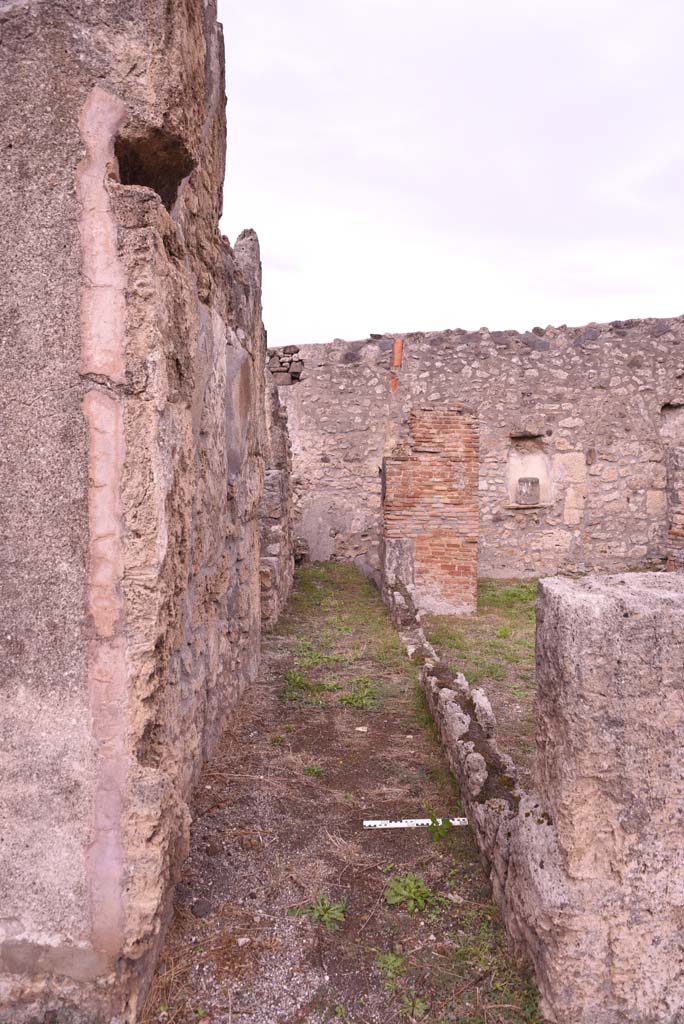 I.4.9 Pompeii. October 2019. Corridor i, looking east from atrium.
Foto Tobias Busen, ERC Grant 681269 D�COR.
