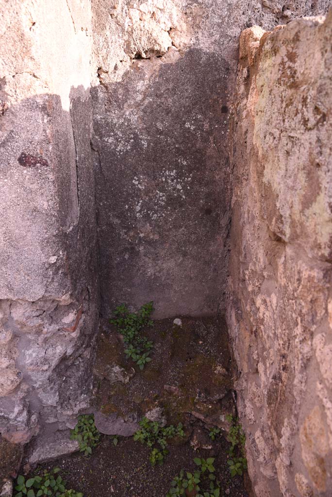 I.4.9 Pompeii. October 2019. Room o, kitchen, south-west corner, latrine ?.
Foto Tobias Busen, ERC Grant 681269 D�COR.
