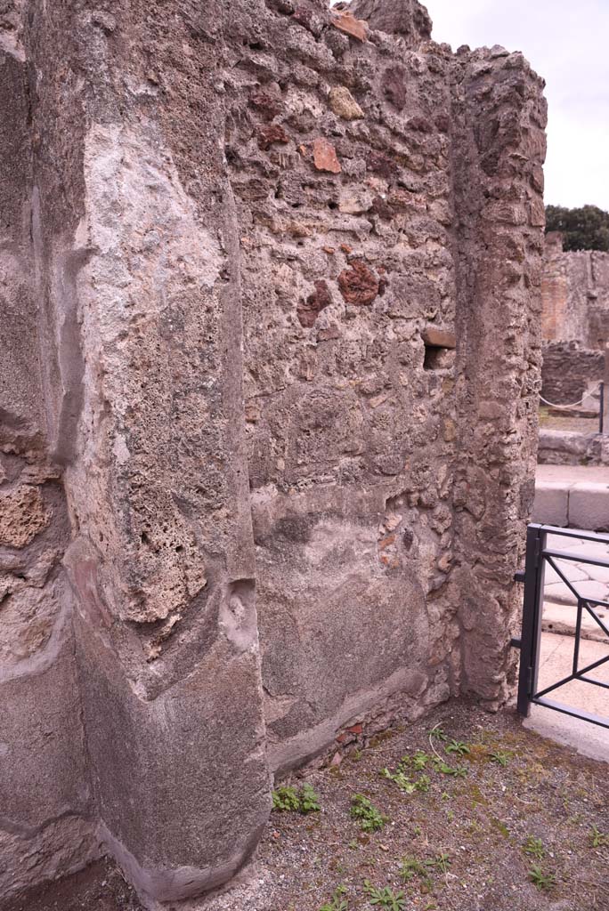 I.4.9 Pompeii. October 2019. 
Looking towards south side of vestibule/entrance corridor/fauces, at west end.
Foto Tobias Busen, ERC Grant 681269 D�COR.
