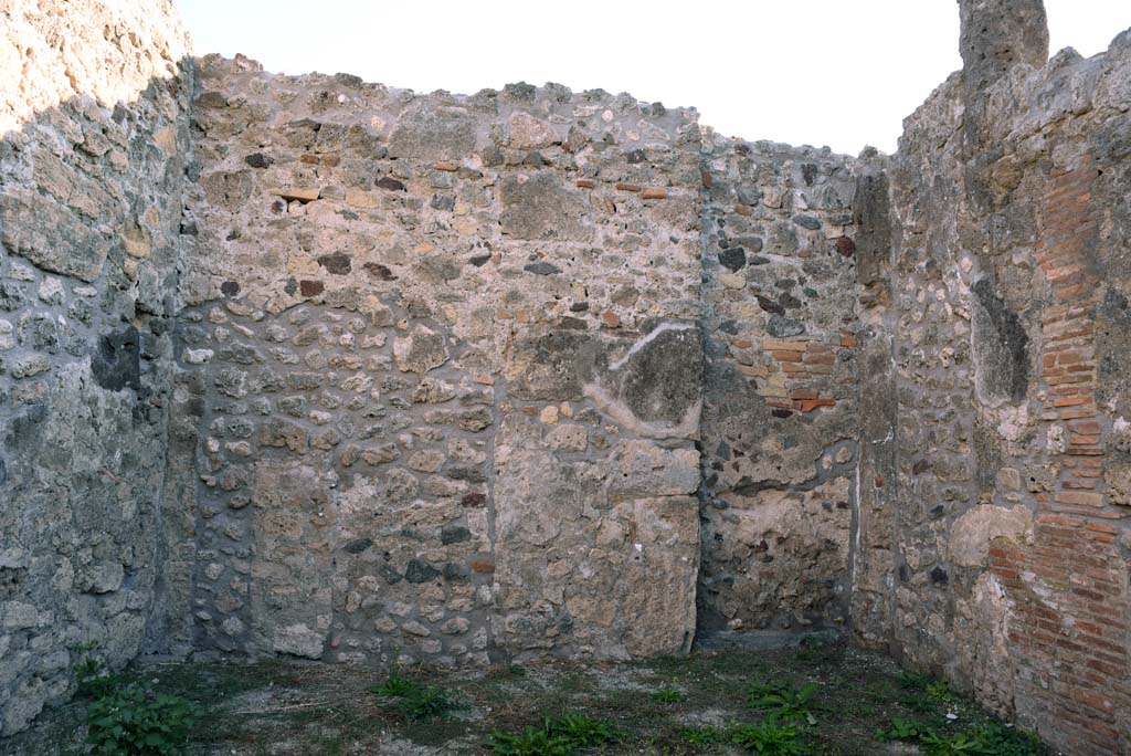 I.4.10 Pompeii. October 2019. Looking towards east wall of shop-room.
Foto Tobias Busen, ERC Grant 681269 D�COR.


