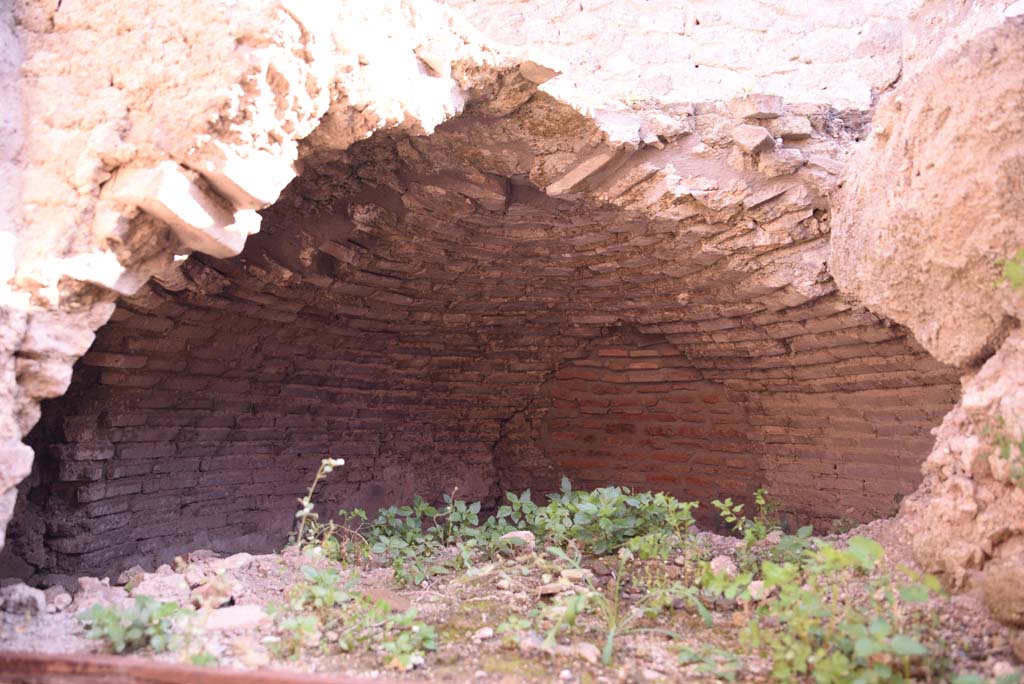 I.4.12 Pompeii. October 2019. Room b, detail of dome of oven.
Foto Tobias Busen, ERC Grant 681269 D�COR.
