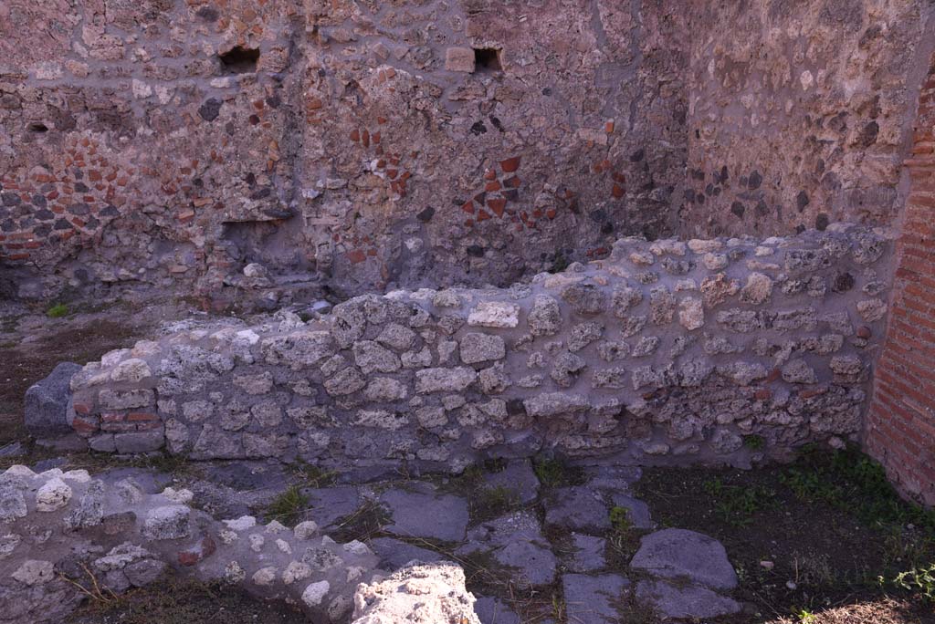 I.4.12 Pompeii. October 2019. Room b, south-east corner, with room f at rear of wall.
Foto Tobias Busen, ERC Grant 681269 D�COR.
