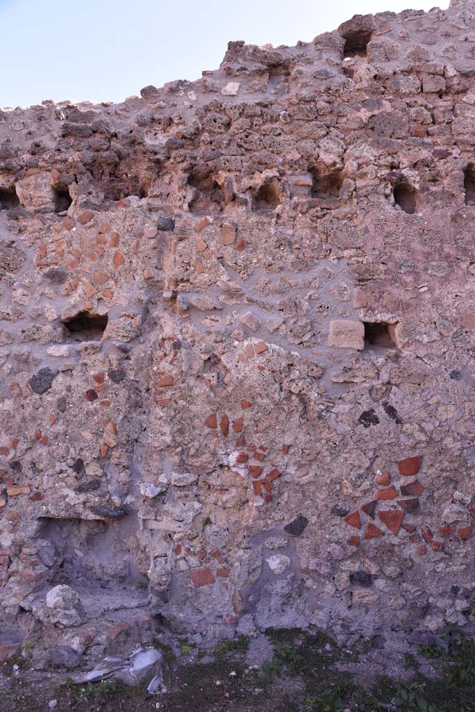 I.4.12 Pompeii. October 2019. Room f, detail from east wall towards south end.
Foto Tobias Busen, ERC Grant 681269 D�COR.

