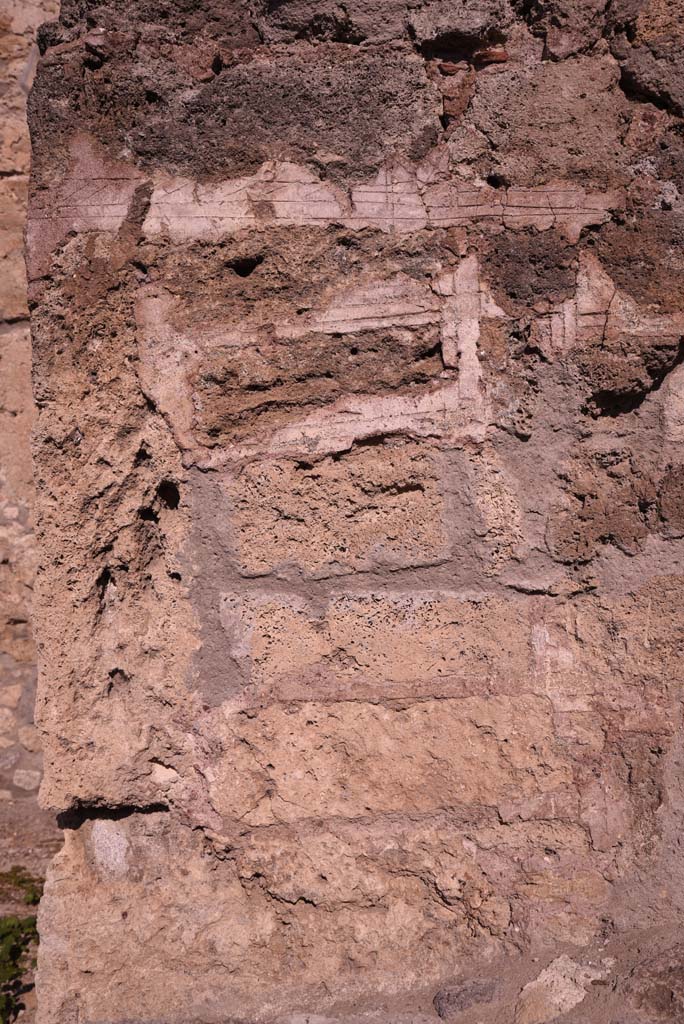 I.4.12 Pompeii. October 2019. Room h/area g, detail of doorway pilaster, looking east.
Foto Tobias Busen, ERC Grant 681269 D�COR.

