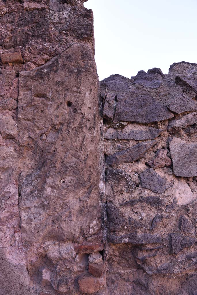 I.4.12 Pompeii. October 2019. Room d, detail from west wall at south end.
Foto Tobias Busen, ERC Grant 681269 D�COR.
