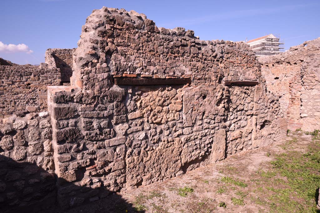 I.4.12 Pompeii. October 2019. Room d, looking east along north wall.
Foto Tobias Busen, ERC Grant 681269 D�COR
