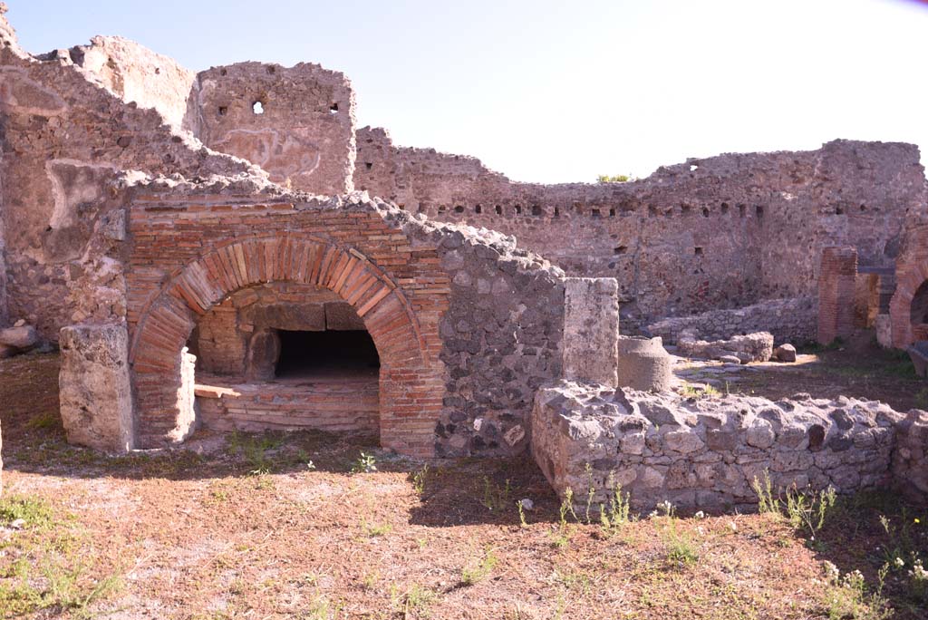 I.4.13 Pompeii. October 2019. Room a, looking east across bakery room towards oven.
Foto Tobias Busen, ERC Grant 681269 D�COR.

