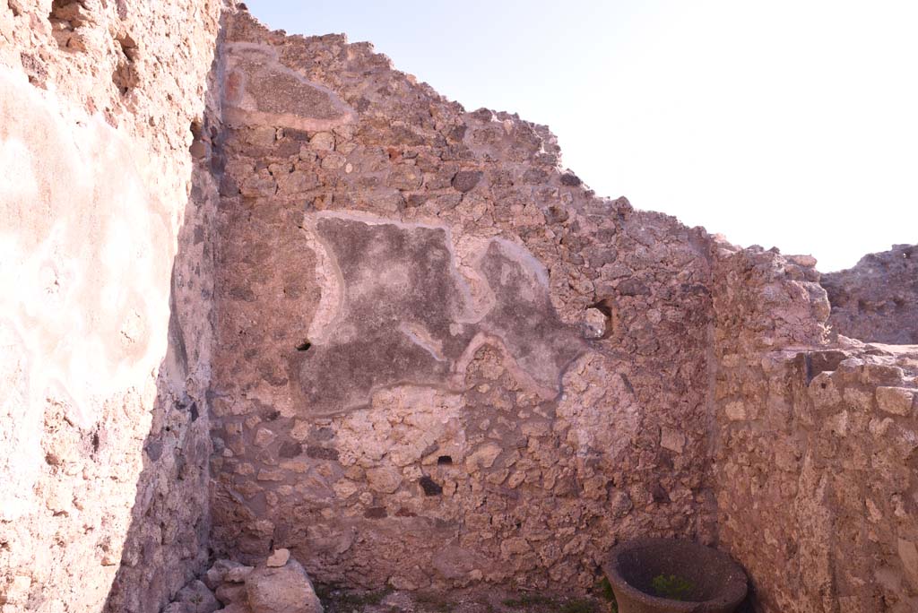 I.4.13 Pompeii. October 2019. Room b, looking towards east wall.
Foto Tobias Busen, ERC Grant 681269 D�COR.
