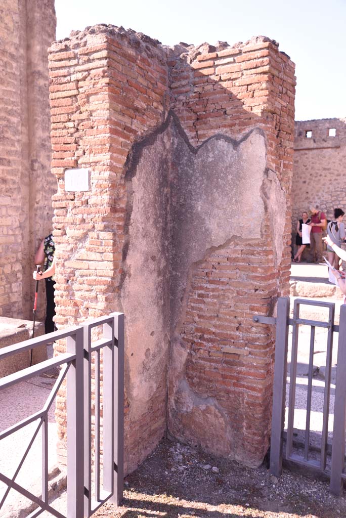 I.4.16 Pompeii. October 2019. 
Detail from north-west corner, I.4.15 on left, and I.4.16 on right.
Foto Tobias Busen, ERC Grant 681269 D�COR.
