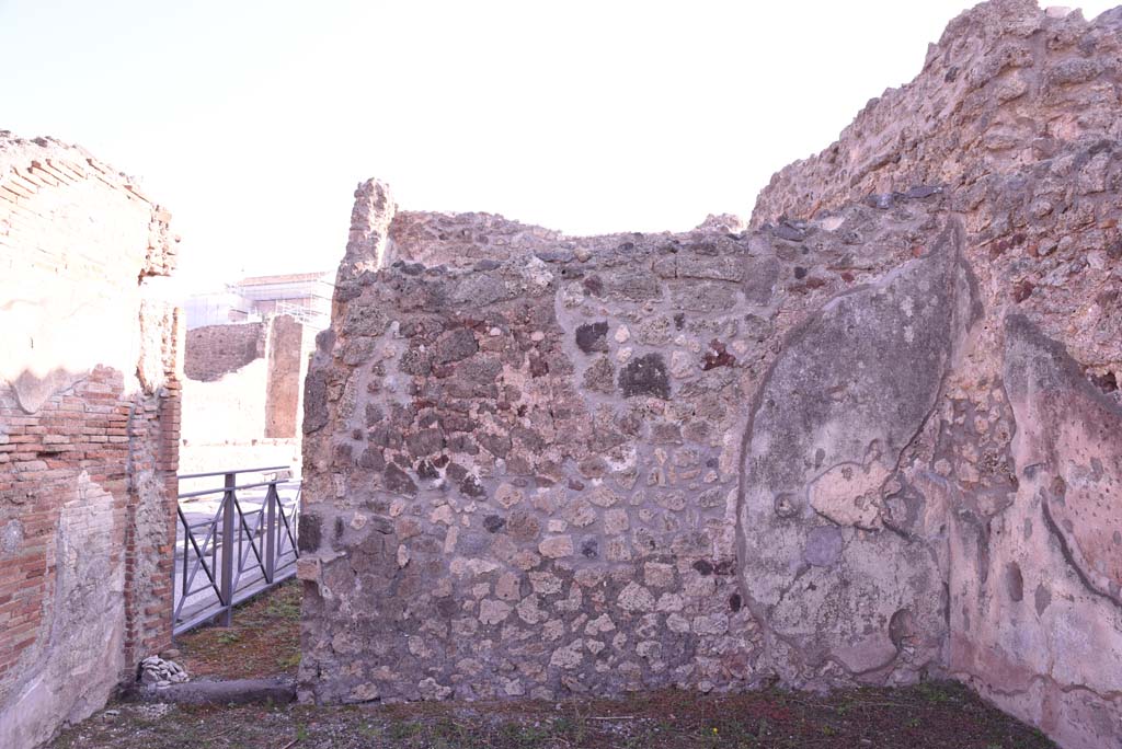 I.4.16 Pompeii. October 2019. Looking towards east wall of shop, with doorway to I.4.17.
Foto Tobias Busen, ERC Grant 681269 D�COR.

