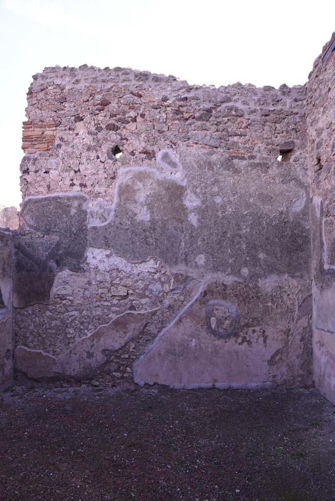 I.4.18 Pompeii. October 2019. 
East wall of workshop, with holes for support beams of an upper floor.
Foto Tobias Busen, ERC Grant 681269 D�COR.


