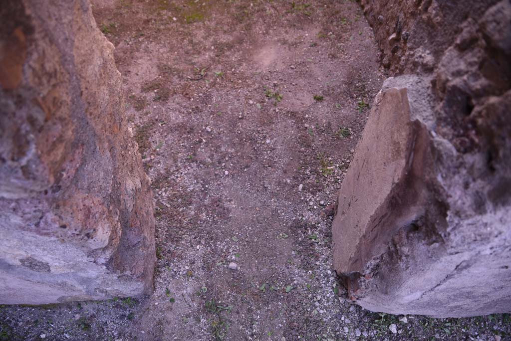 I.4.18 Pompeii. October 2019. Doorway from workshop, into rear room, detail.
Foto Tobias Busen, ERC Grant 681269 D�COR.
