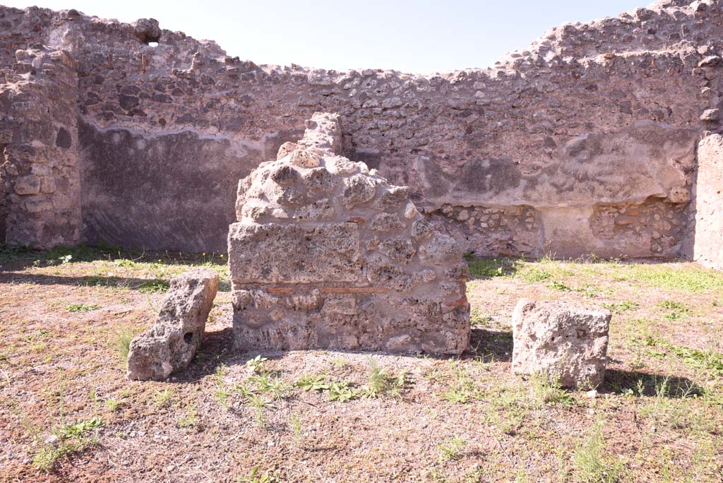 I.4.22 Pompeii. October 2019. Looking west towards room �d�, on right, and room �e�, on left. 
Foto Tobias Busen, ERC Grant 681269 D�COR.
