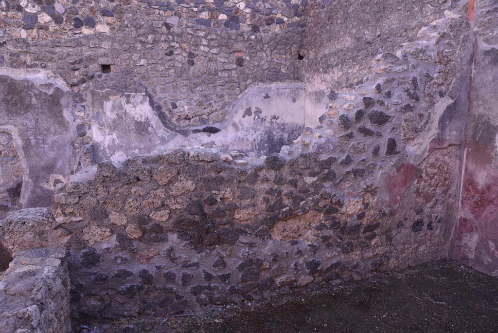 I.4.23 Pompeii. October 2019. Looking towards east wall of rear room, with wall of I.4.24 at rear of it.
Foto Tobias Busen, ERC Grant 681269 D�COR.


