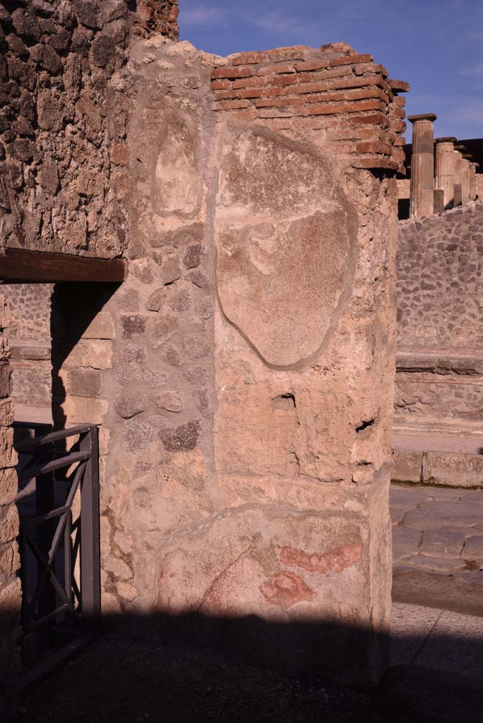 I.4.23 Pompeii. October 2019. Interior of pilaster in north-west corner of shop-room.
Foto Tobias Busen, ERC Grant 681269 D�COR.
