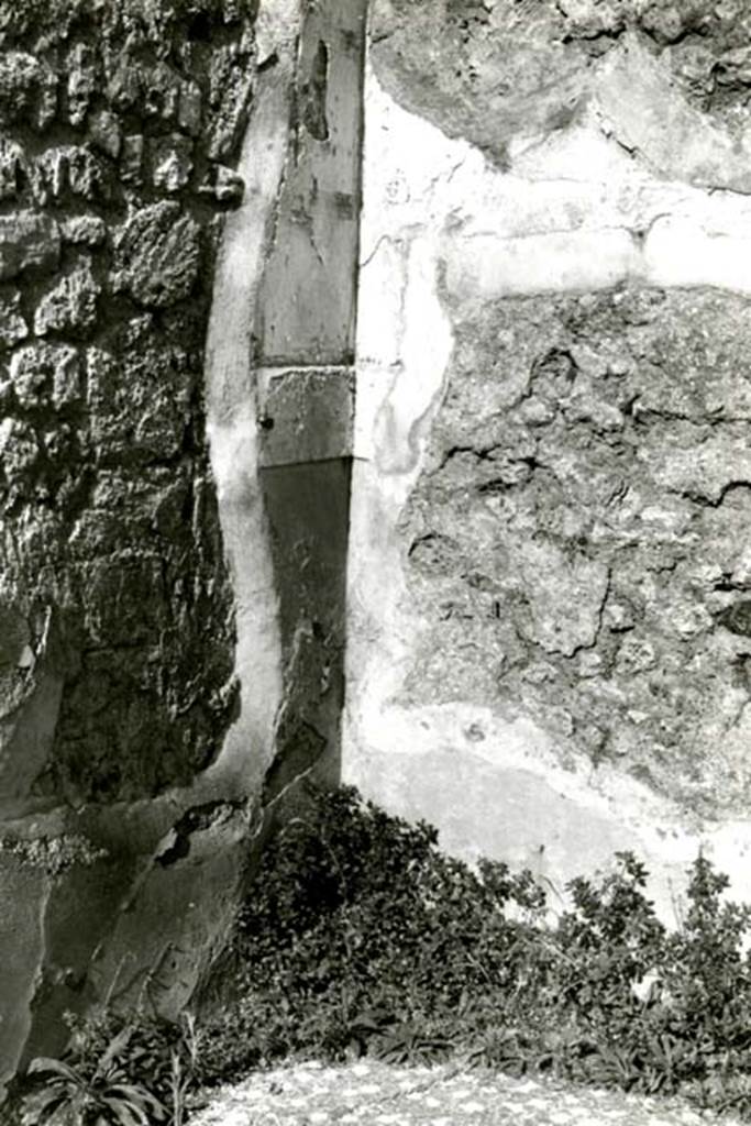 I.4.5 Pompeii. 1968.
Casa del Citarista, room 11, NW corners. Photo courtesy of Anne Laidlaw.
American Academy in Rome, Photographic Archive. Laidlaw collection _P_68_8_32.