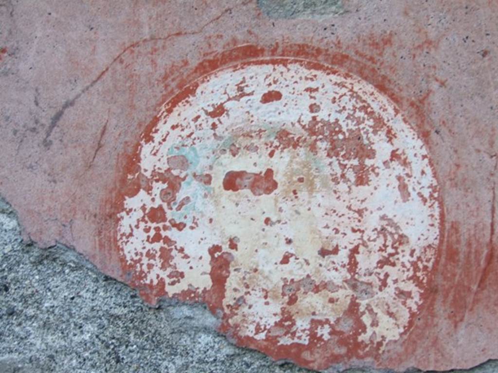 I.4.25/1.4.5 Pompeii. December 2007.
Room 13, ala on north side of atrium, remains of the only painted plaster medallion remaining on the north wall, showing a head of a Satyr.