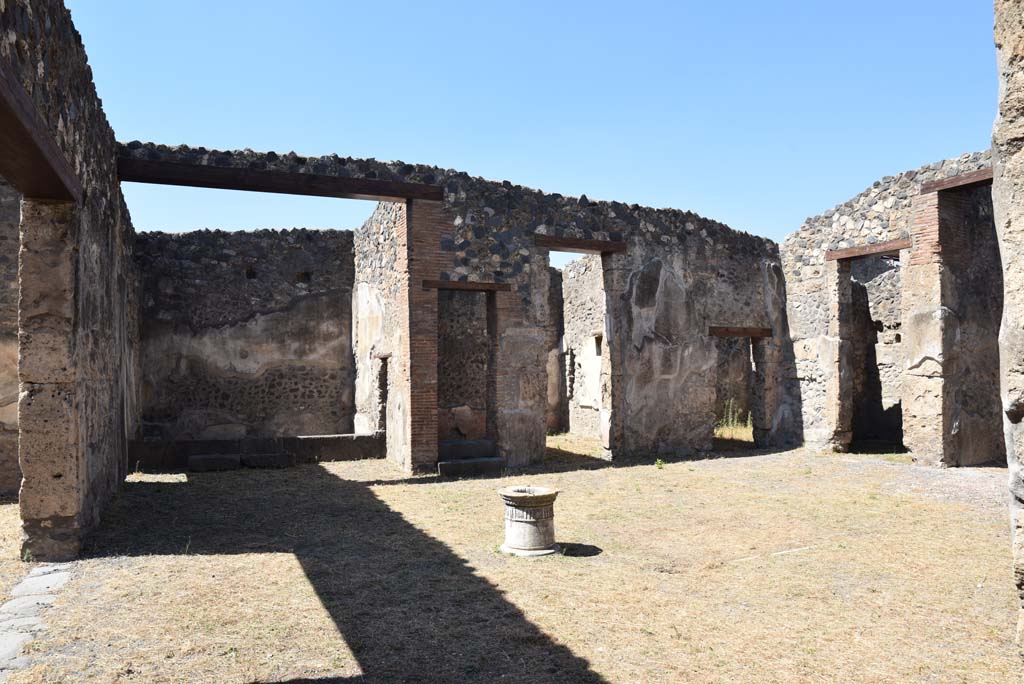 I.4.25 Pompeii. September 2020. Room 47, looking towards west side of atrium.  
Foto Tobias Busen, ERC Grant 681269 D�COR
