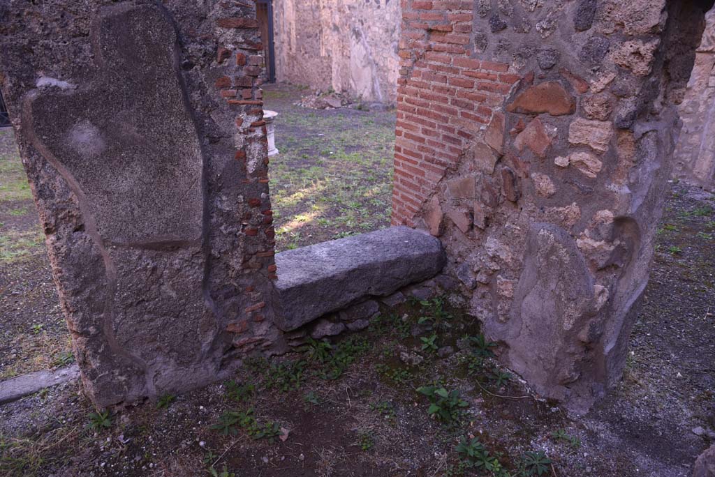 I.4.25 Pompeii. October 2019. Room 50, south-east corner showing three doorways.
Foto Tobias Busen, ERC Grant 681269 D�COR
