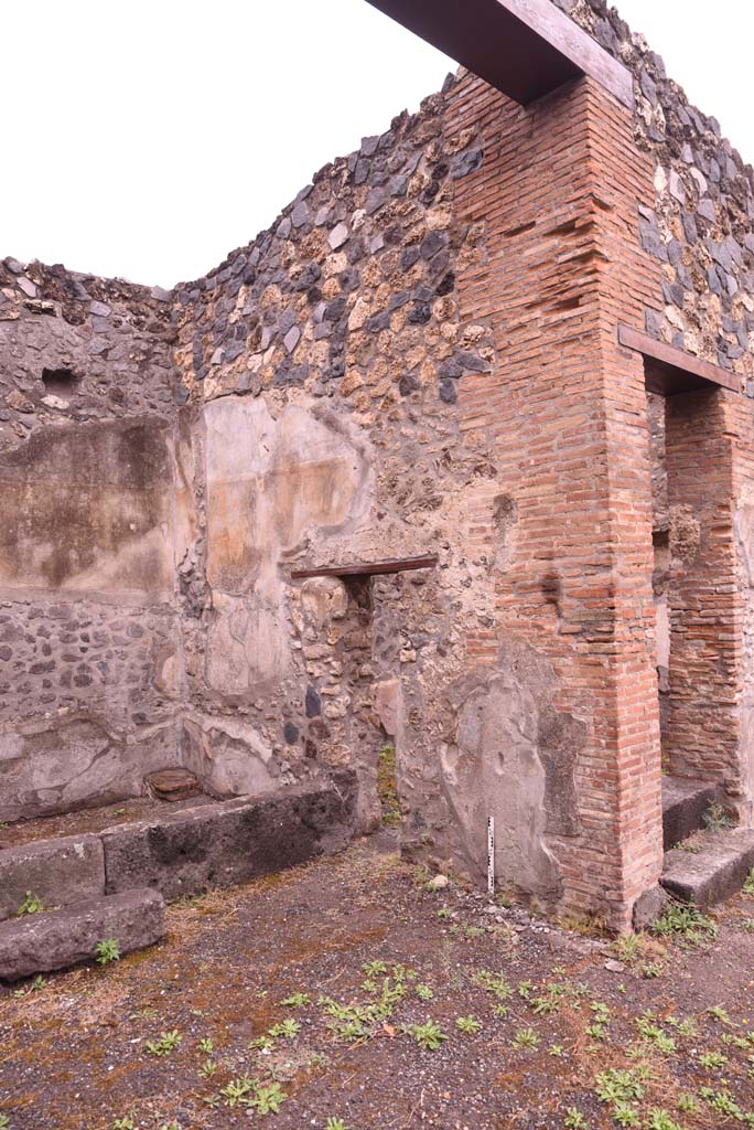 I.4.25 Pompeii. September 2019. 
Room 51, north wall with doorway into room 50, and stairs in atrium.
Foto Tobias Busen, ERC Grant 681269 D�COR.
