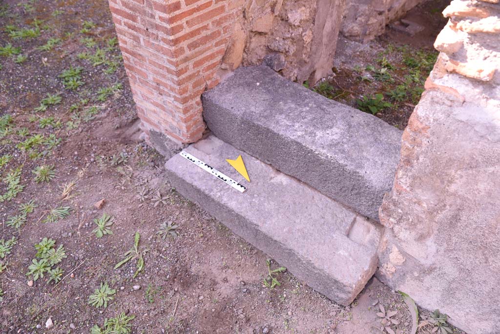 I.4.25 Pompeii. October 2019. Atrium 47, looking south across base of stairs in west wall.
Foto Tobias Busen, ERC Grant 681269 D�COR
