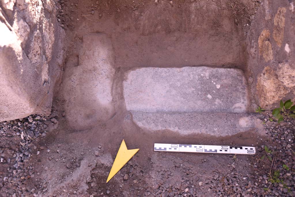 I.4.25 Pompeii. October 2019. Room 52, detail of doorway threshold. 
Foto Tobias Busen, ERC Grant 681269 D�COR.
