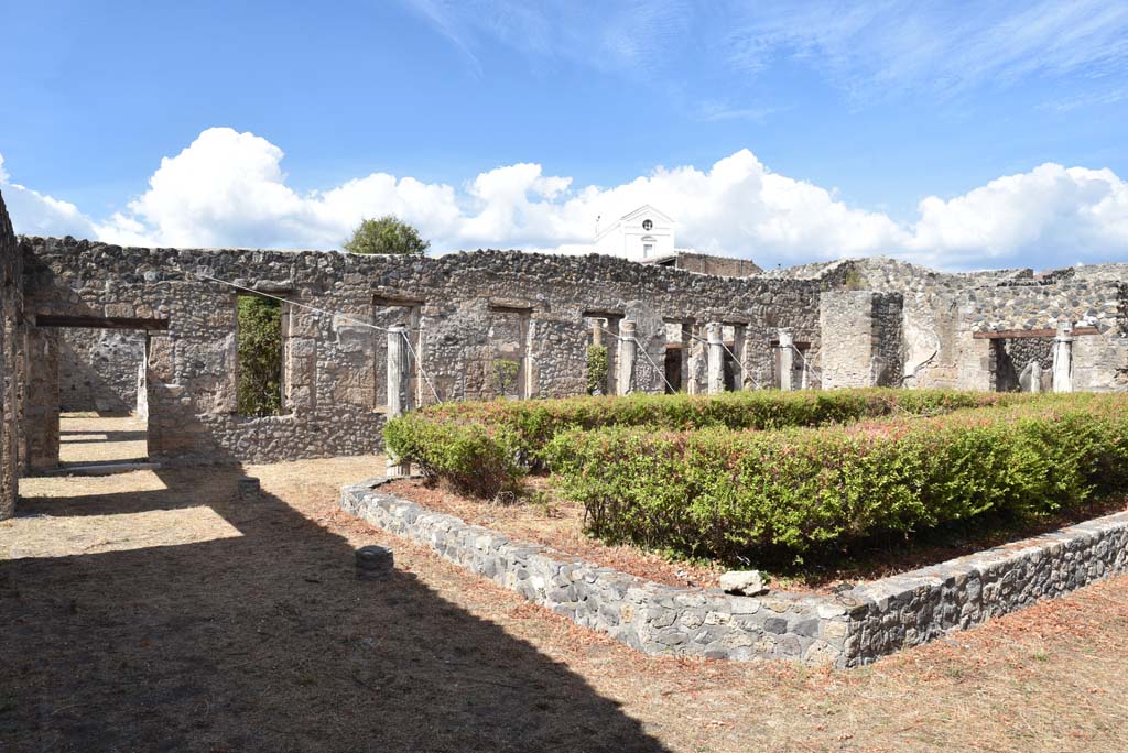 I.4.25 Pompeii. September 2020. Lower Peristyle 32, looking north-east from west portico.
Foto Tobias Busen, ERC Grant 681269 D�COR.


