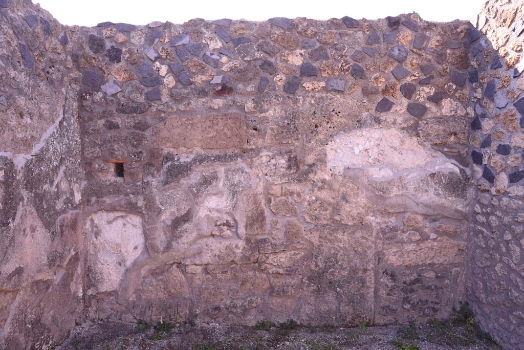 I.4.25 Pompeii. October 2019. Room 37, looking towards west wall.
Foto Tobias Busen, ERC Grant 681269 D�COR.
