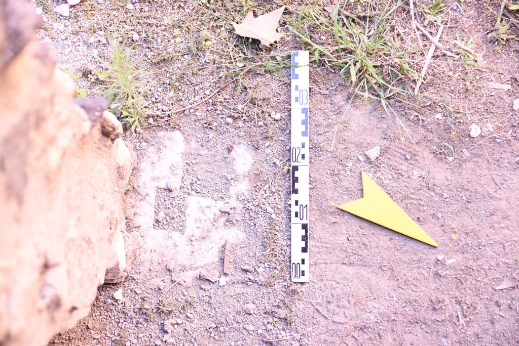 I.4.25 Pompeii. October 2019. Room 23, detail of doorway threshold.
Foto Tobias Busen, ERC Grant 681269 D�COR.


