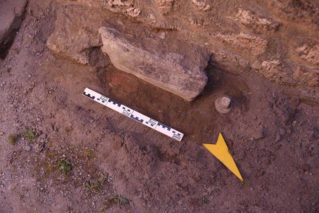 I.4.25/I.4.5 Pompeii. October 2019. 
Corridor 13A, or unnumbered corridor on north side of room 13, detail of lead pipe near west wall.
Foto Tobias Busen, ERC Grant 681269 D�COR.
