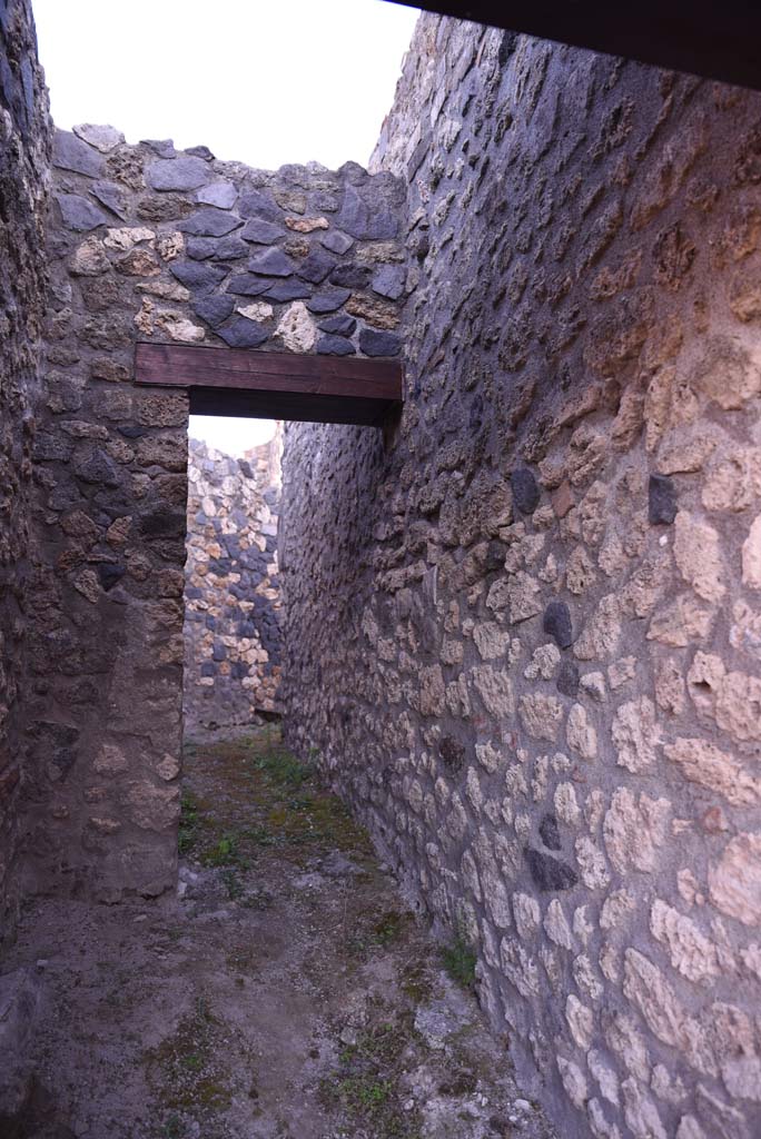 I.4.25/I.4.5 Pompeii. October 2019. Looking north along east wall in Corridor 13A, or unnumbered corridor. 
Foto Tobias Busen, ERC Grant 681269 D�COR.

