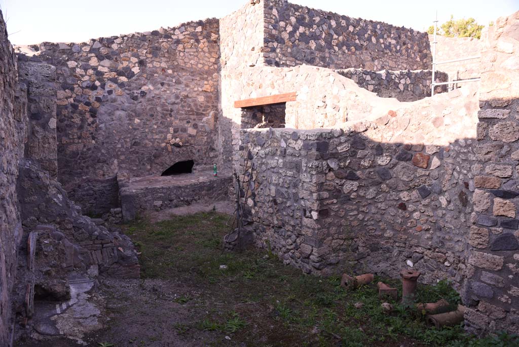I.4.25/I.4.5 Pompeii. October 2019. 
Calidarium 41, looking towards north side, with demolished north wall.
On the left are the remains of ducted wall heating tiles, and mosaic floor in north-west corner of the caldarium. 
In the centre, is the kitchen area, room 42. On the right is the Calidarium apse/alcove against the east wall. 
Foto Tobias Busen, ERC Grant 681269 D�COR.

