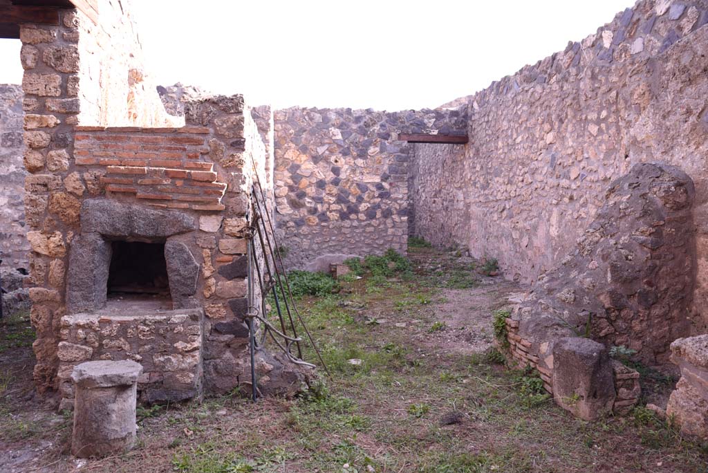 I.4.25/I.4.5 Pompeii. October 2019. Kitchen 42, looking south towards demolished wall, into room 41, calidarium of baths� area.
Foto Tobias Busen, ERC Grant 681269 D�COR.
