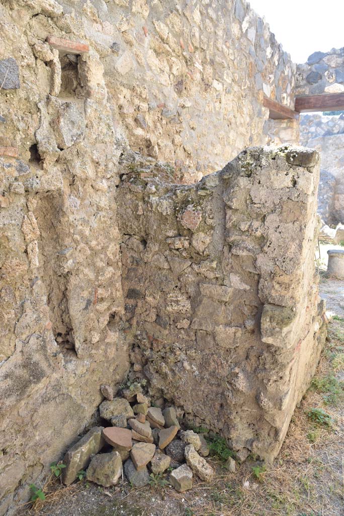 I.4.25/I.4.5 Pompeii. September 2020. Unnumbered corridor/room, looking west from rear of steps. 
Foto Tobias Busen, ERC Grant 681269 D�COR.
