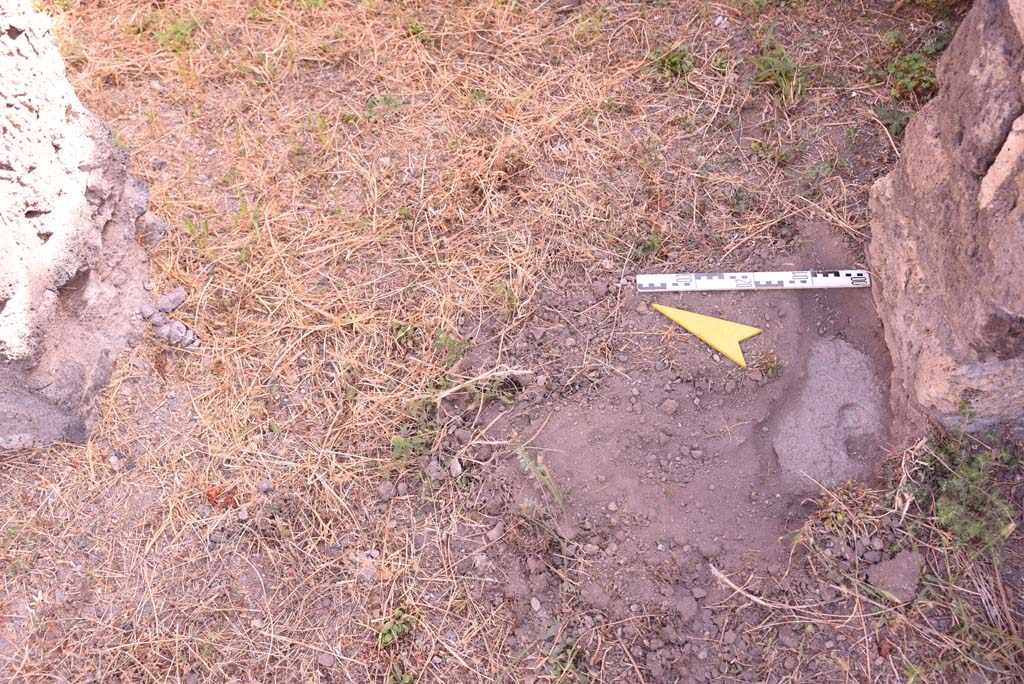 I.4.25 Pompeii. September 2020. Room 59, detail of doorway threshold.
Foto Tobias Busen, ERC Grant 681269 DÉCOR.