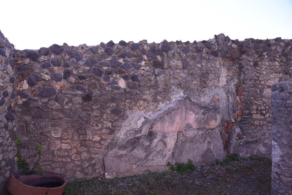 I.4.25 Pompeii. October 2019. Upper peristyle 56, south wall in south-east corner.
Foto Tobias Busen, ERC Grant 681269 DÉCOR
