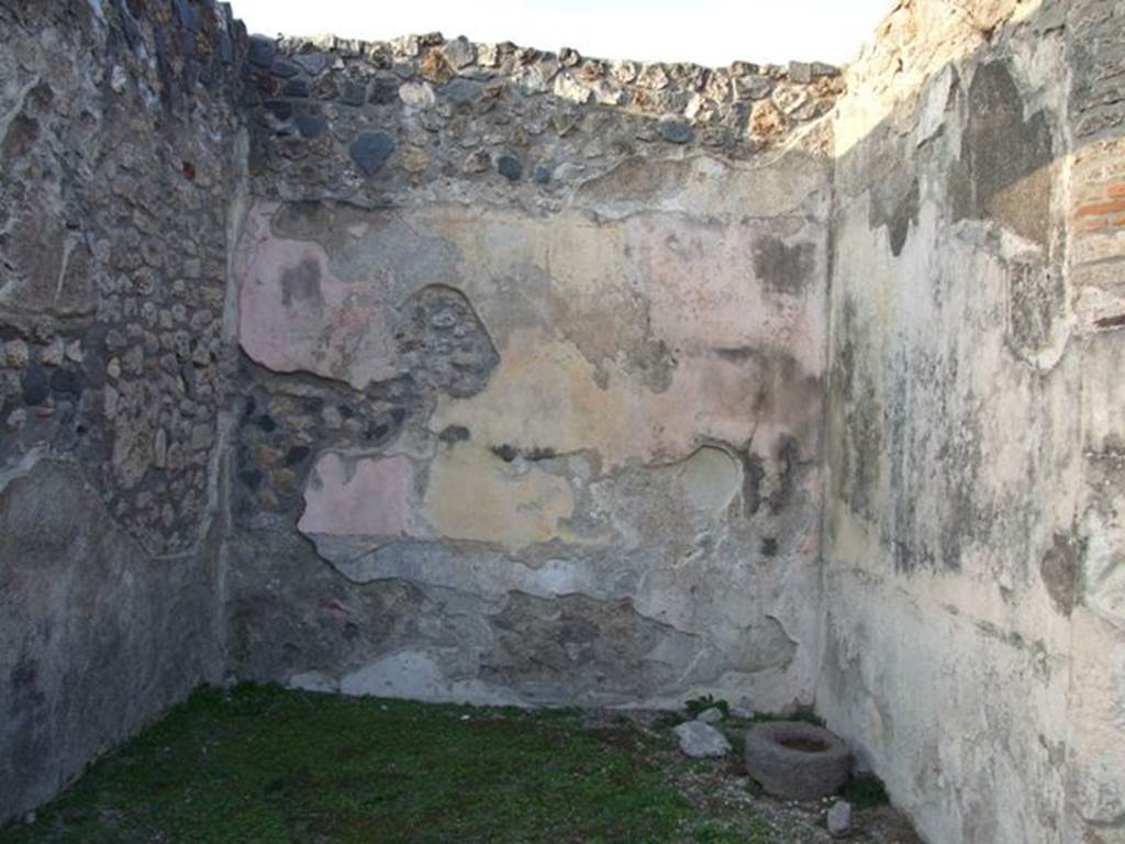 I.4.25 Pompeii. December 2007. Upper peristyle 56, north wall in vestibule in north-west corner.