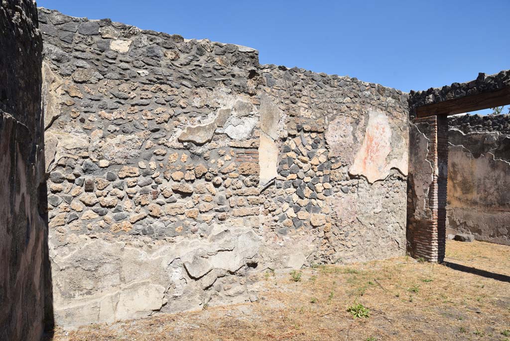 I.4.25 Pompeii. September 2020. Room 57, looking towards north-east corner, and doorway to vestibule.
Foto Tobias Busen, ERC Grant 681269 DÉCOR.