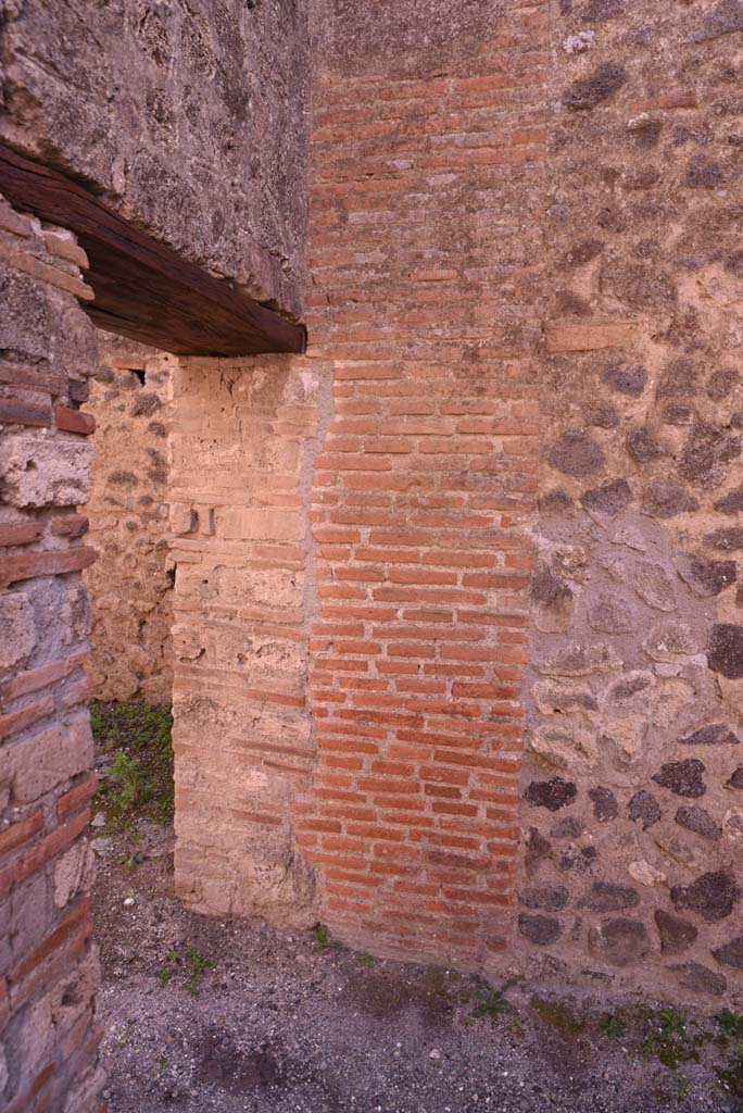 I.4.26 Pompeii. October 2019. East end of south wall, with doorway in east wall.
Foto Tobias Busen, ERC Grant 681269 D�COR.
