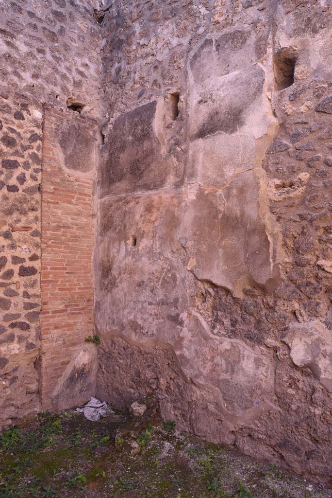 I.4.26 Pompeii. October 2019. 
Looking towards south-west corner with remains of hearth or basin.
Foto Tobias Busen, ERC Grant 681269 D�COR.
