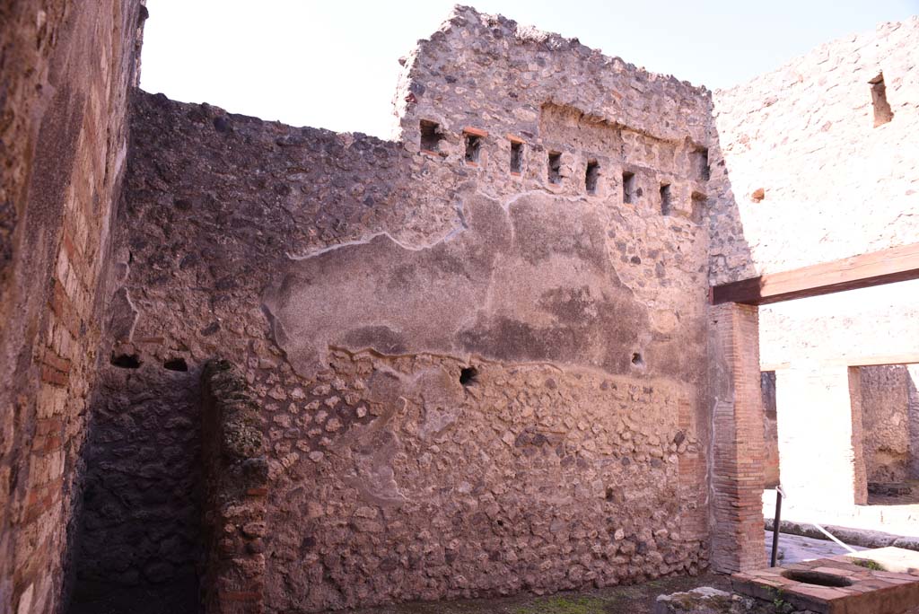 I.4.27 Pompeii. October 2019. Looking towards west wall of bar or sales-room.
Foto Tobias Busen, ERC Grant 681269 D�COR.

