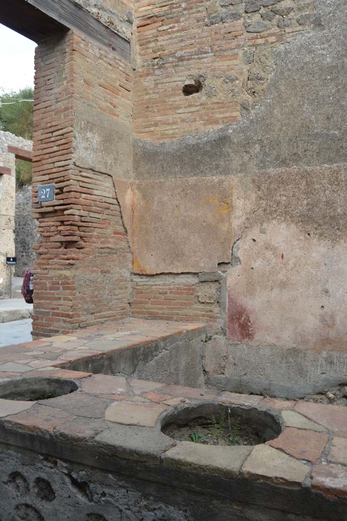 I.4.27 Pompeii. October 2017. Looking across counter towards north-east corner.
Foto Taylor Lauritsen, ERC Grant 681269 D�COR.
