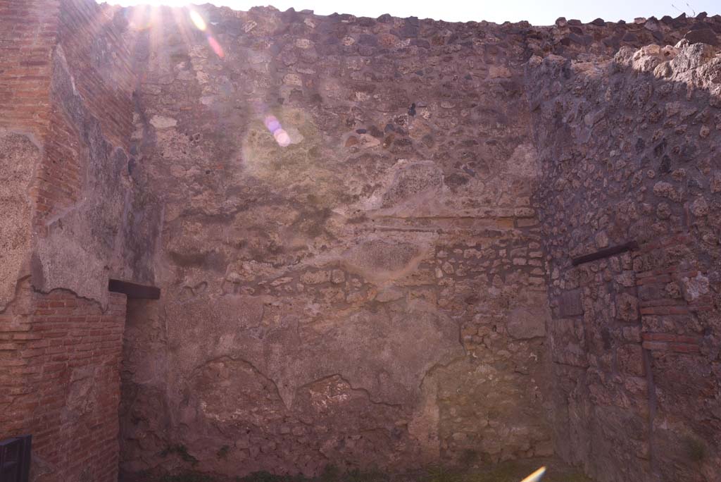 I.4.28 Pompeii. October 2019. Room 26, looking towards west wall, with doorway from room 65, on left.
Foto Tobias Busen, ERC Grant 681269 D�COR.


