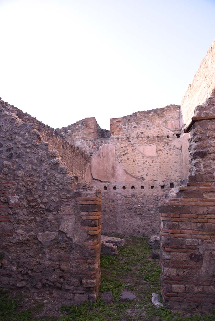 I.4.28 Pompeii. October 2019. Room 26, north wall with doorway into room 27.
Foto Tobias Busen, ERC Grant 681269 D�COR.

