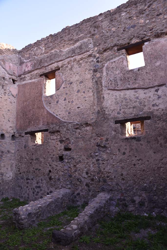 I.4.28 Pompeii. October 2019. 
Room 27, looking north along east wall with windows onto Vicolo del Citarista.
Foto Tobias Busen, ERC Grant 681269 D�COR.

