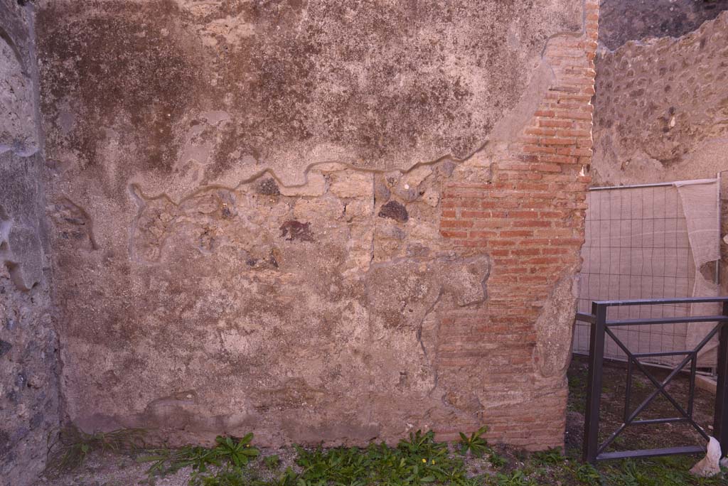 I.4.28 Pompeii. October 2019. Room 26, detail of south wall in south-east corner.
Foto Tobias Busen, ERC Grant 681269 D�COR.

