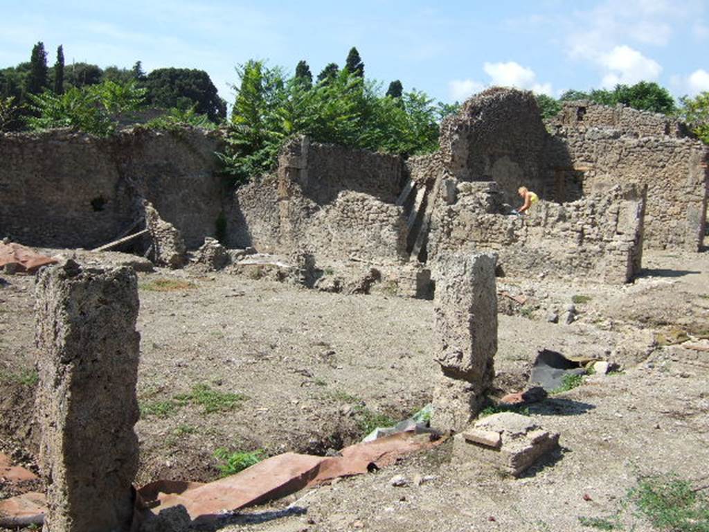 I.5.2 Officina coriariorum of M. Vesonius Primus. September 2005.