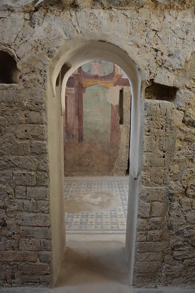 I.6.2 Pompeii. September 2019. Looking north through arched doorway into frigidarium.
Foto Annette Haug, ERC Grant 681269 DÉCOR.