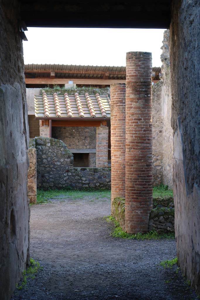 I.6.2 Pompeii. December 2018. 
Looking south across atrium towards tablinum, with window in south wall overlooking small garden. 
Photo courtesy of Aude Durand.


